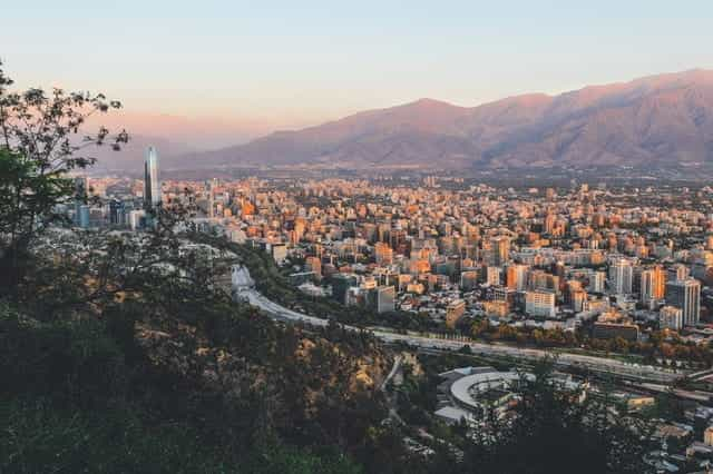 A mountainous city skyline in Chile.